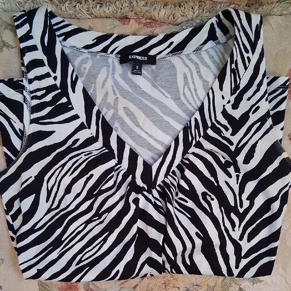 Express Monochrome Zebra Crop Top